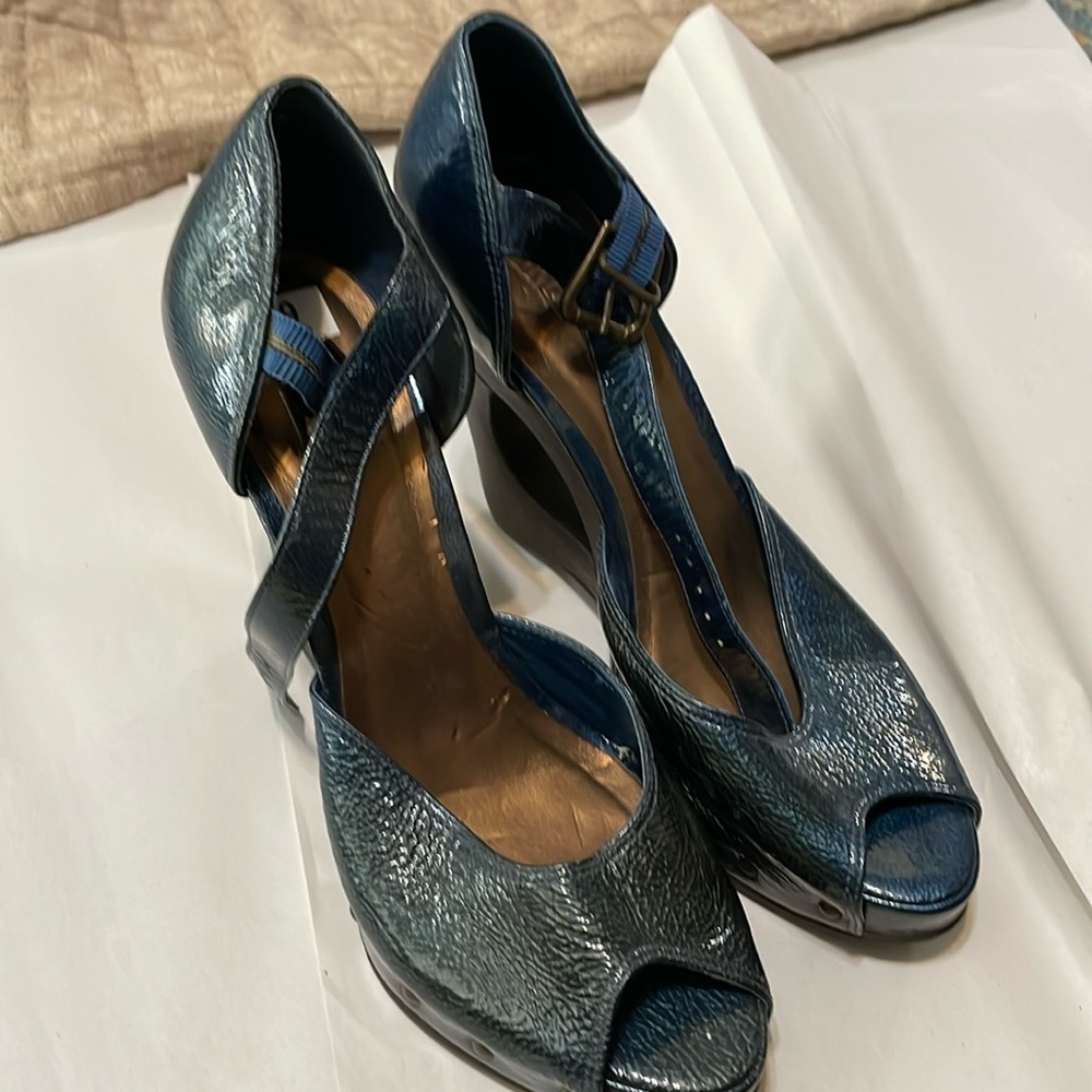 Carlos Santana Legend blue patent wedge sandals